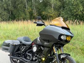 Harley-davidson Road Glide 1923cc, čioperiai
