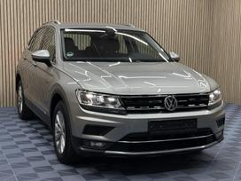 Volkswagen Tiguan, 2.0 l., off-road / crossover