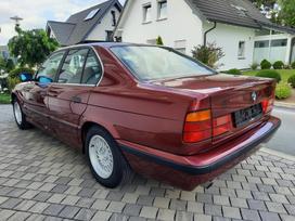 BMW 520, 2.0 l., saloon / sedan