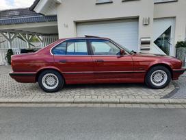 BMW 520, 2.0 l., saloon / sedan