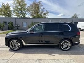 BMW X7, 3.0 l., off-road / crossover