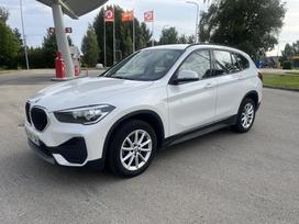 BMW X1, 1.5 l., off-road / crossover