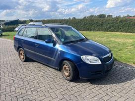 Skoda Fabia dalimis. Skambink 8 iki 21h