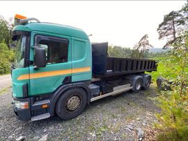 Scania Scania P124LB6X2*4NB420, savivarčiai su kabliu