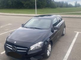 Mercedes-Benz A180, 1.5 l., hatchback