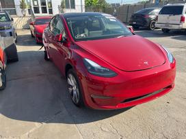 Tesla Model Y, 81 kWh, hatchback