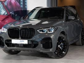 BMW X5, 3.0 l., off-road / crossover