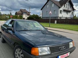 Audi 100, 1.8 l., Седан