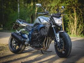 Yamaha FZ, street / classic