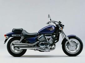 Honda Magna, street / classic