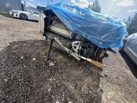 Bmw 750 dalimis. Garso aparatura lubos