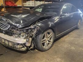 Mercedes-Benz S320