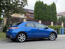 Honda Civic, 1.8 l., hatchback