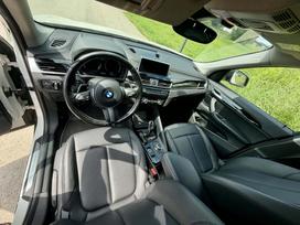 BMW X1, 2.0 l., off-road / crossover