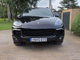 Porsche Cayenne, 3.0 l., off-road / crossover