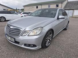 Mercedes-Benz E220, 2.1 l., saloon / sedan