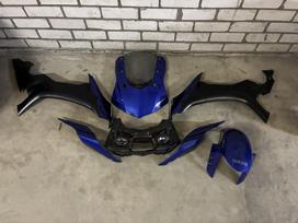 Yamaha R1, superbikes