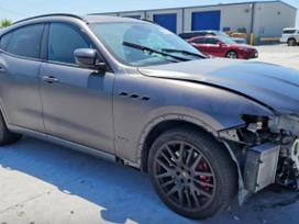 Maserati Levante for parts. Levante modena facelift benzinas