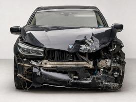 BMW 750, Седан