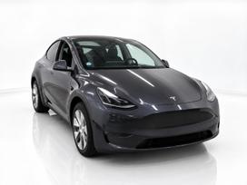 Tesla Model Y, 82 kWh, off-road / crossover