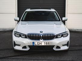 BMW 320, 2.0 l., saloon / sedan