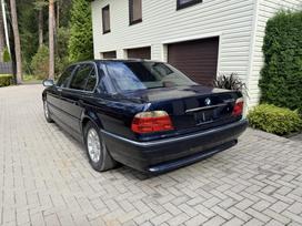 BMW 740, 4.4 l., Седан