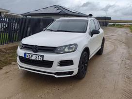 Volkswagen Touareg, 3.0 l., off-road / crossover
