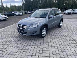 Volkswagen Tiguan, 1.4 l., off-road / crossover