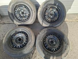 Nissan QASQAI SU SLĖGIO DAVIKLIAIS., стальные штампованные диски, R16