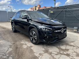 Mercedes-Benz GLA180, 1.3 l., Внедорожник / Кроссовер