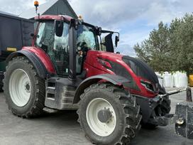 Valtra T215 Versus, tractors
