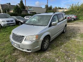 Chrysler Grand Voyager по частям. Gerai važiuojantis automobilis katik tik pradėta ardy