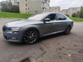 Skoda Superb, 1.8 l., saloon / sedan