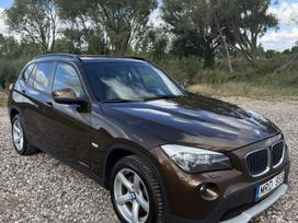 BMW X1, 2.0 l., off-road / crossover