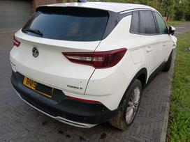 Opel Grandland X по частям. Variklis veikia tvarkingai pavaru dėžė tai oat pilnai