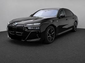 BMW i7, sedanas