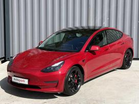 Tesla Model 3, Седан