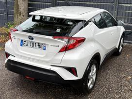 Toyota C-HR, 1.8 l., off-road / crossover