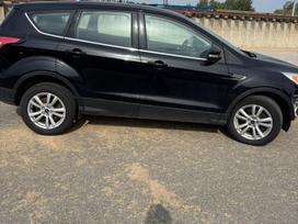 Ford Kuga, 1.5 l., off-road / crossover