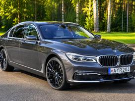 BMW 750, 4.4 l., sedanas