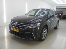 Volkswagen Tiguan, 1.5 l., off-road / crossover