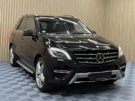 Mercedes-Benz ML350, 3.0 l., off-road / crossover