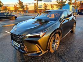 Lexus NX 450h+, visureigis / krosoveris