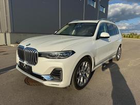 BMW X7, 4.4 l., off-road / crossover