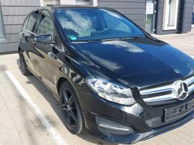 Mercedes-Benz B180, 1.5 l., Хэтчбек
