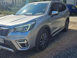Subaru Forester, 2.0 l., off-road / crossover