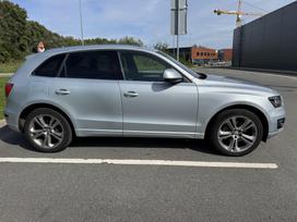 Audi Q5, 2.0 l., off-road / crossover