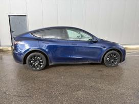 Tesla Model Y, 81 kWh, off-road / crossover