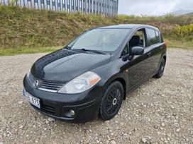 Nissan Versa, 1.8 l., hečbeks