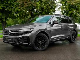 Volkswagen Touareg, 3.0 l., off-road / crossover